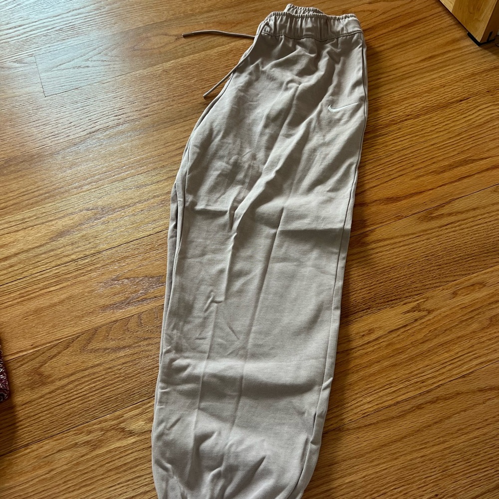 NWT Nike jogger pants